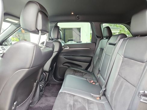 Used 2017 Jeep Grand Cherokee Altitude AWD/4WD image 27