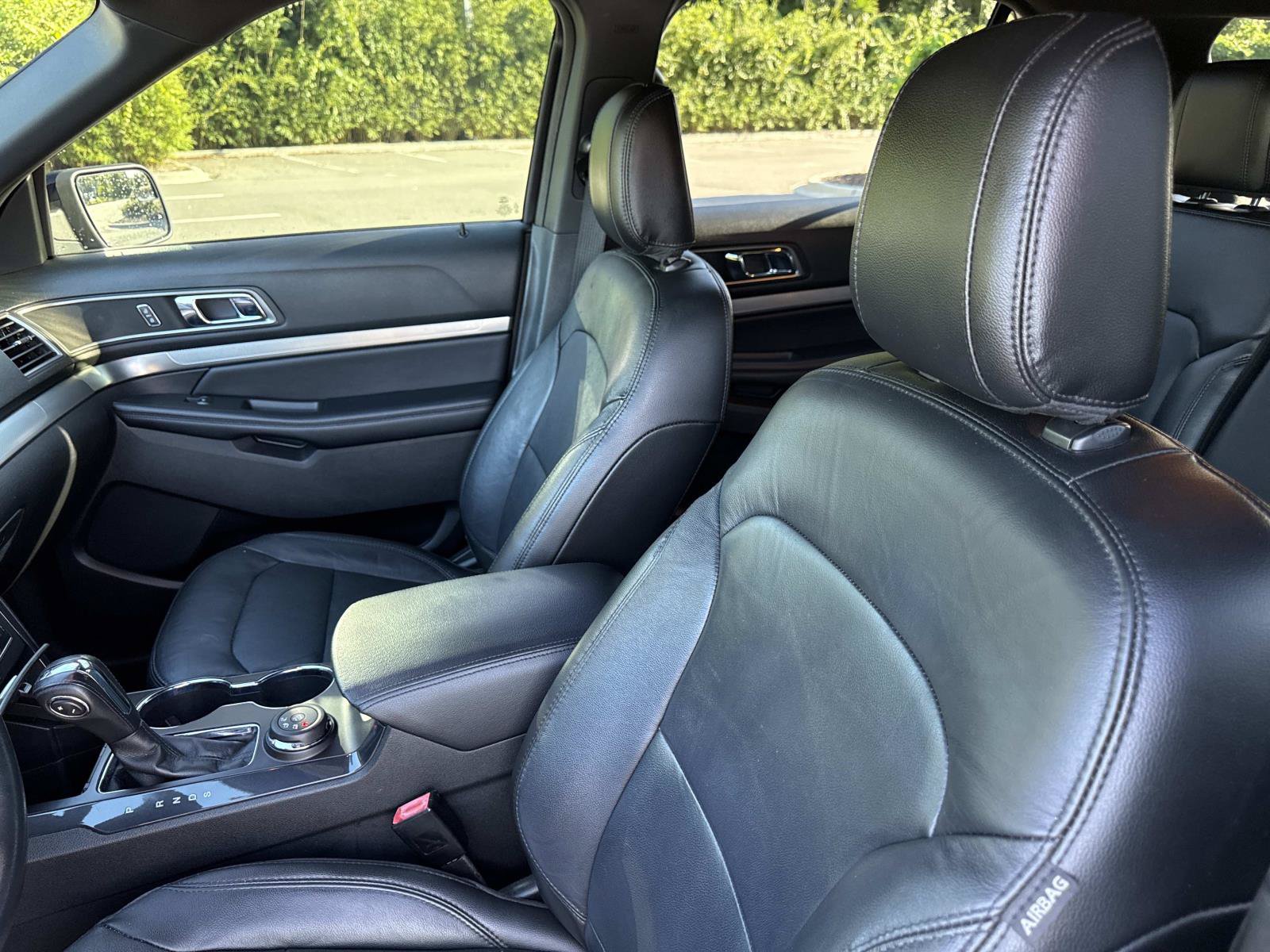 Used 2018 Ford Explorer XLT w/ Equipment Group 202A AWD/4WD image 21
