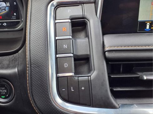 Used 2024 GMC Yukon XL AT4 w/ Technology Package AWD/4WD image 21