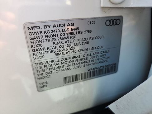 Used 2025 Audi Q5 Prestige w/ Prestige Package image 27