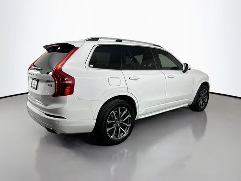 Used 2018 Volvo XC90 T6 Momentum w/ Convenience Package image 6