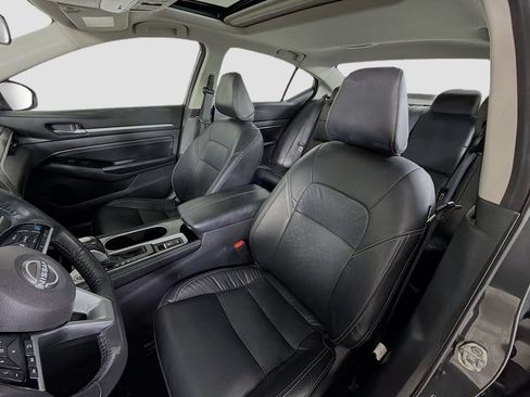 Used 2023 Nissan Altima 2.5 SL FWD image 14