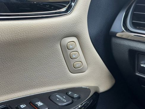 Used 2014 Toyota Avalon Limited w/ Technology Package image 22