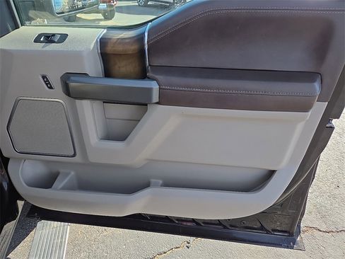 Used 2019 Ford F150 Limited w/ Trailer Tow Package image 14