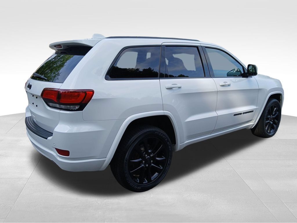 Used 2020 Jeep Grand Cherokee Altitude AWD/4WD image 12