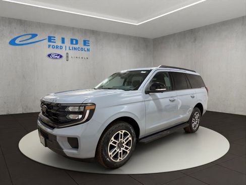 New 2026 Ford Expedition Active image 2