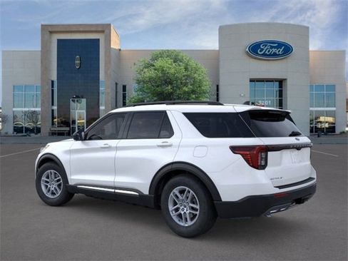New 2025 Ford Explorer Active w/ Active Comfort Package image 4