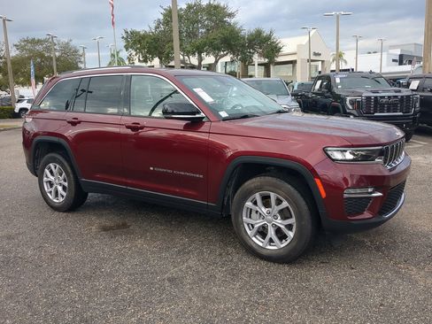 Used 2022 Jeep Grand Cherokee Limited image 2