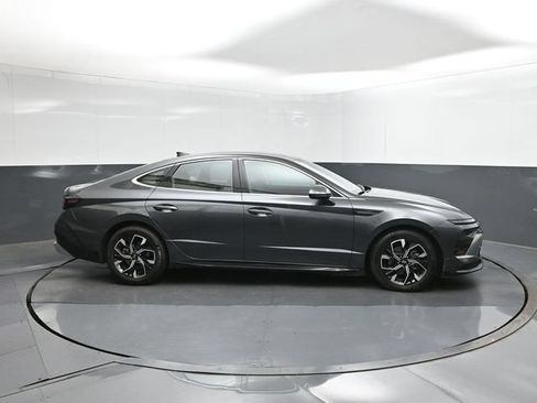 Used 2025 Hyundai Sonata SEL FWD image 15