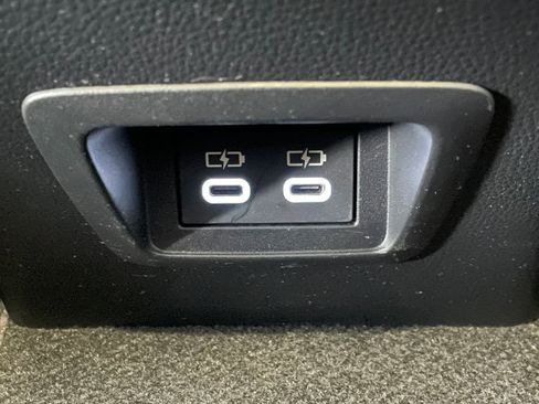 Used 2023 Toyota Corolla Cross LE image 32