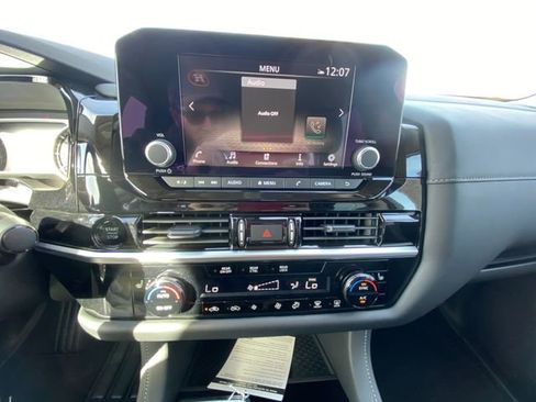 New 2025 Nissan Pathfinder SV w/ Black Appearance Package image 17