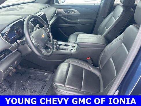 Used 2023 Chevrolet Traverse LT image 12