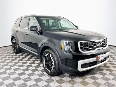 Used 2024 Kia Telluride S w/ S Sunroof Package