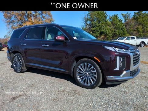 Used 2023 Hyundai Palisade Calligraphy w/ Winter Package image 2