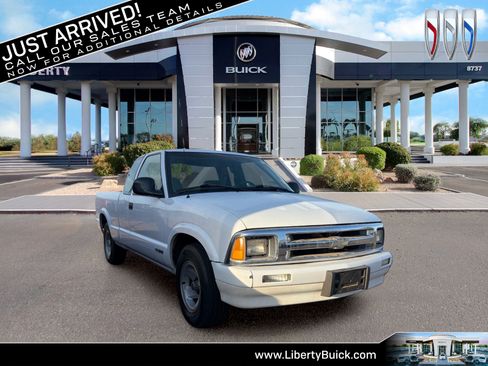 Used 1997 Chevrolet S10 Pickup LS w/ Preferred Equipment Group RWD image 1