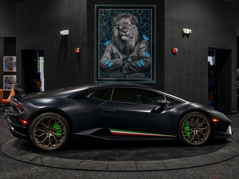 Used 2018 Lamborghini Huracan Performante image 9