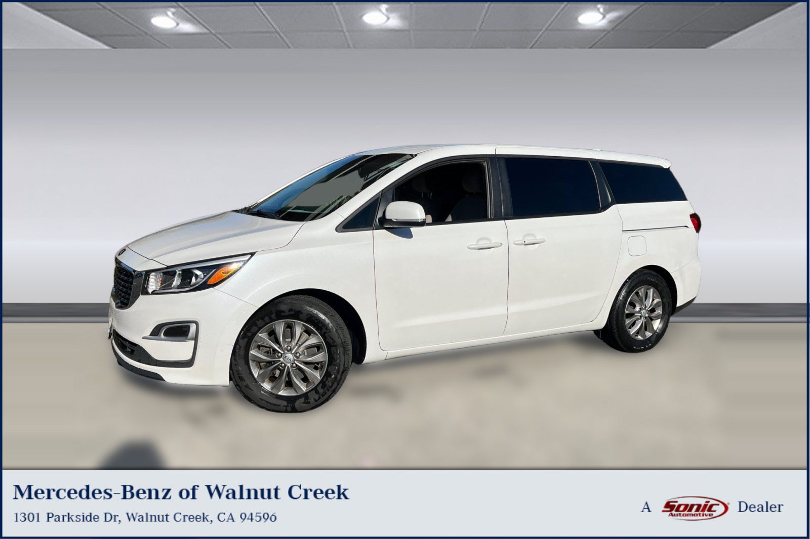 Used 2021 Kia Sedona LX FWD image 1