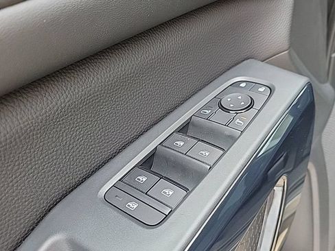New 2026 Nissan Pathfinder SV w/ SV Premium Package AWD/4WD image 16
