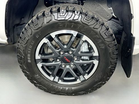 Used 2025 Toyota Tacoma TRD Sport image 29