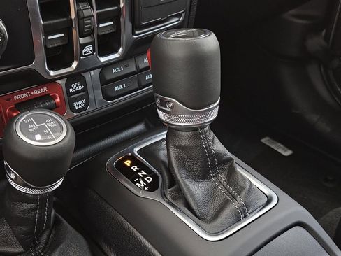 New 2025 Jeep Gladiator Rubicon image 16