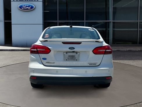 Used 2015 Ford Focus Titanium w/ Titanium Technology Package FWD image 6