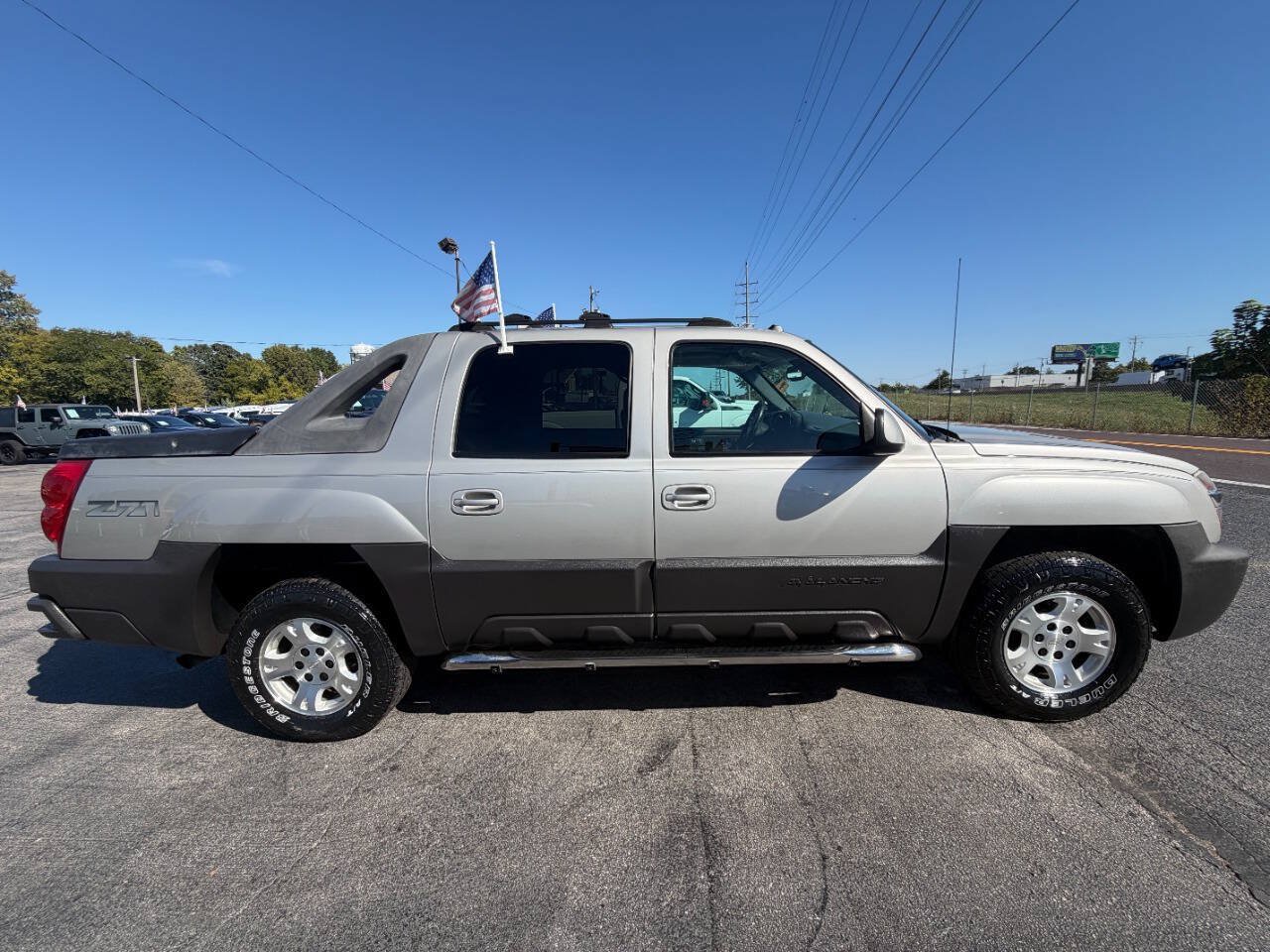Used 2004 Chevrolet Avalanche Z71 w/ Sun And Sound Package AWD/4WD image 5