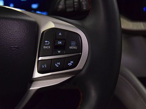 Used 2025 Ford Explorer Active w/ Active Comfort Package AWD/4WD image 22