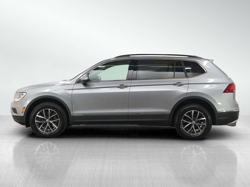 Used 2020 Volkswagen Tiguan SE image 3