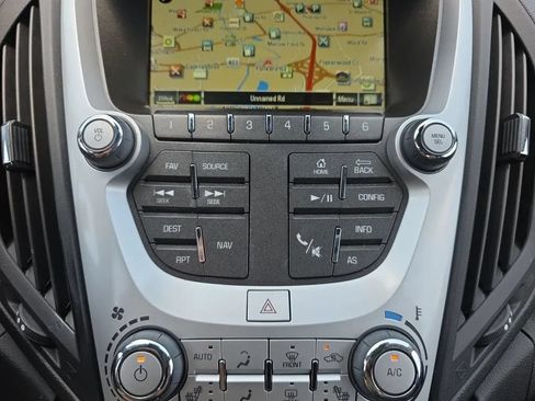 Used 2017 Chevrolet Equinox Premier w/ Enhanced Convenience Package FWD image 32