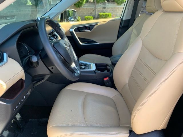 Used 2020 Toyota RAV4 Limited AWD/4WD image 12