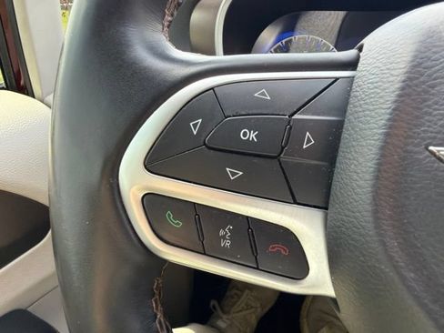 Used 2017 Chrysler Pacifica Touring-L Plus w/ Advanced Safetytec Group FWD image 49