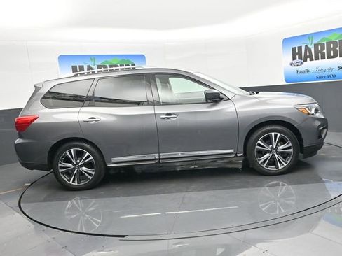 Used 2020 Nissan Pathfinder Platinum image 7