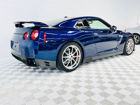 Used 2015 Nissan GT-R Premium image 23
