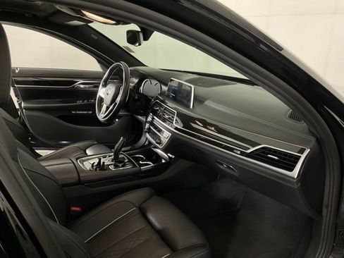 Used 2016 BMW 750i xDrive AWD/4WD image 34