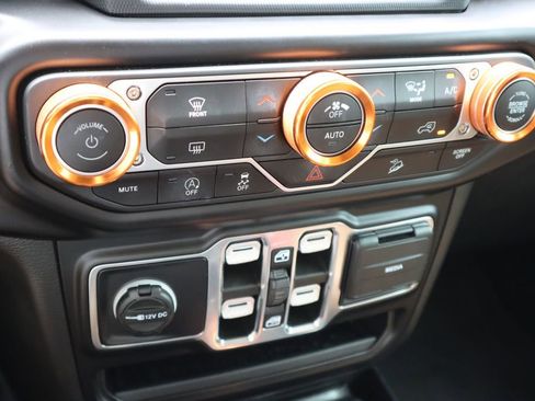 Used 2021 Jeep Wrangler Unlimited Sahara image 17