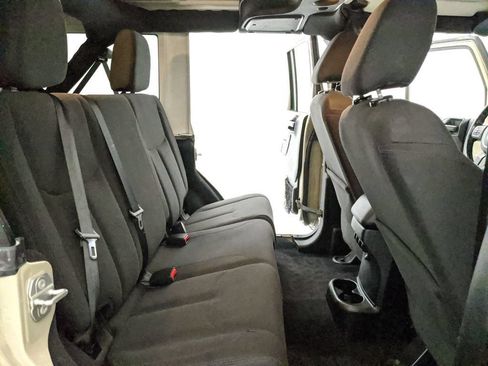 Used 2018 Jeep Wrangler Unlimited Sport S AWD/4WD image 19