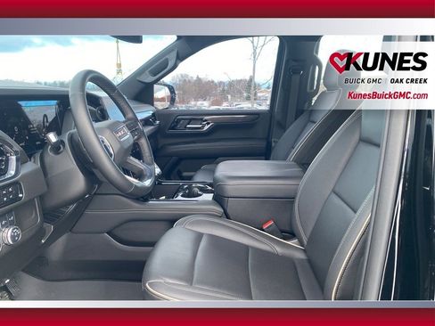 Used 2025 GMC Yukon Elevation w/ LPO, Floor Liner Package image 10