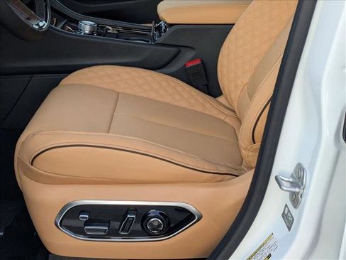 New 2025 Jeep Grand Cherokee Summit image 4