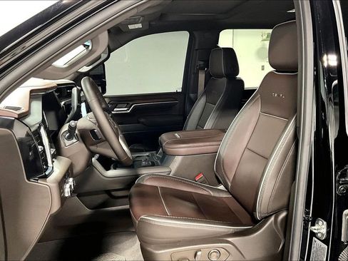 Used 2025 GMC Sierra 3500 Denali w/ Denali Reserve Package image 33