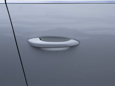 Certified 2024 Porsche Cayenne AWD/4WD image 16
