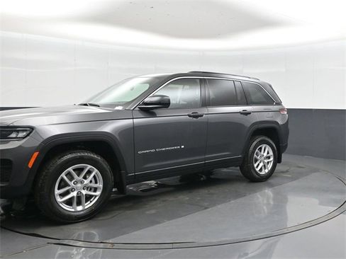New 2025 Jeep Grand Cherokee Laredo X w/ Luxury Tech Group I image 4
