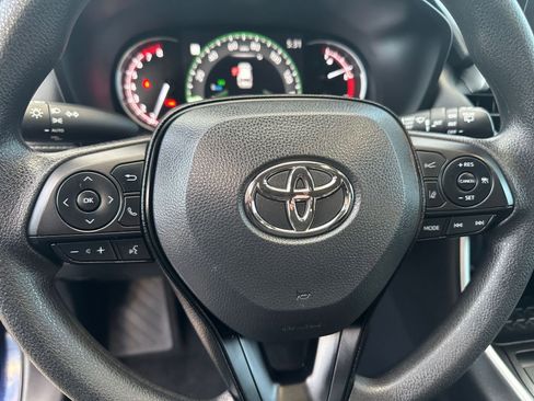 Used 2025 Toyota RAV4 XLE image 27