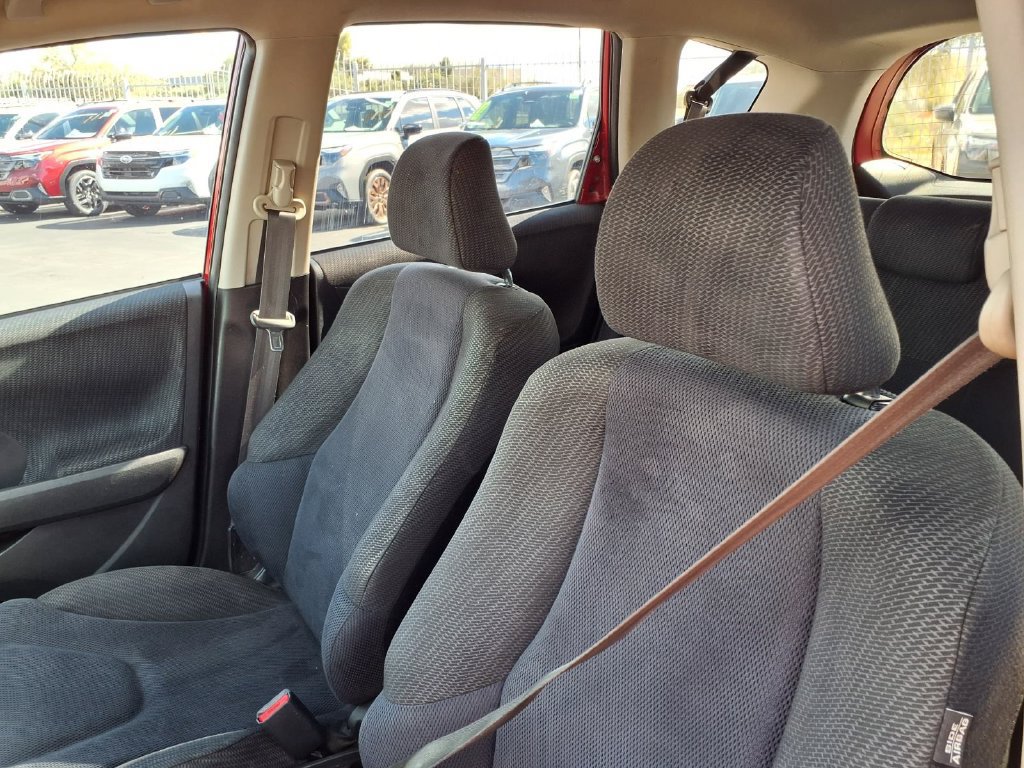 Used 2013 Honda Fit Sport image 27