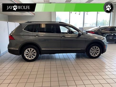 Used 2018 Volkswagen Tiguan SE w/ Panoramic Sunroof Package AWD/4WD image 6