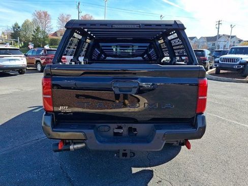 Used 2025 Toyota Tacoma TRD Off-Road w/ TRD Off Road Premium Package image 7