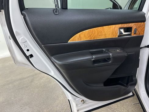 Used 2014 Lincoln MKX AWD w/ Equipment Group 101A image 30