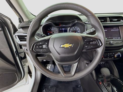 Used 2023 Chevrolet TrailBlazer LT FWD image 11