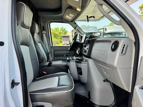 Used 2021 Ford E-450 and Econoline 450 Super Duty w/ Motorhome Prep Package RWD image 13