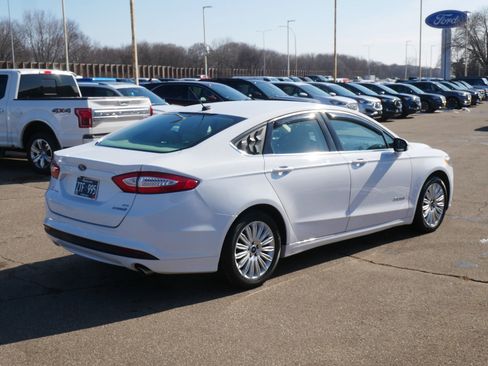 Used 2016 Ford Fusion SE image 7