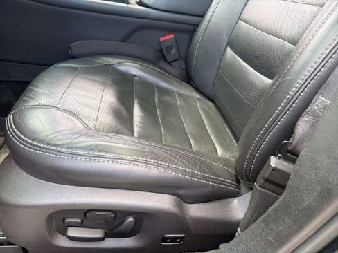 Used 2013 Ford Taurus SHO AWD/4WD image 24